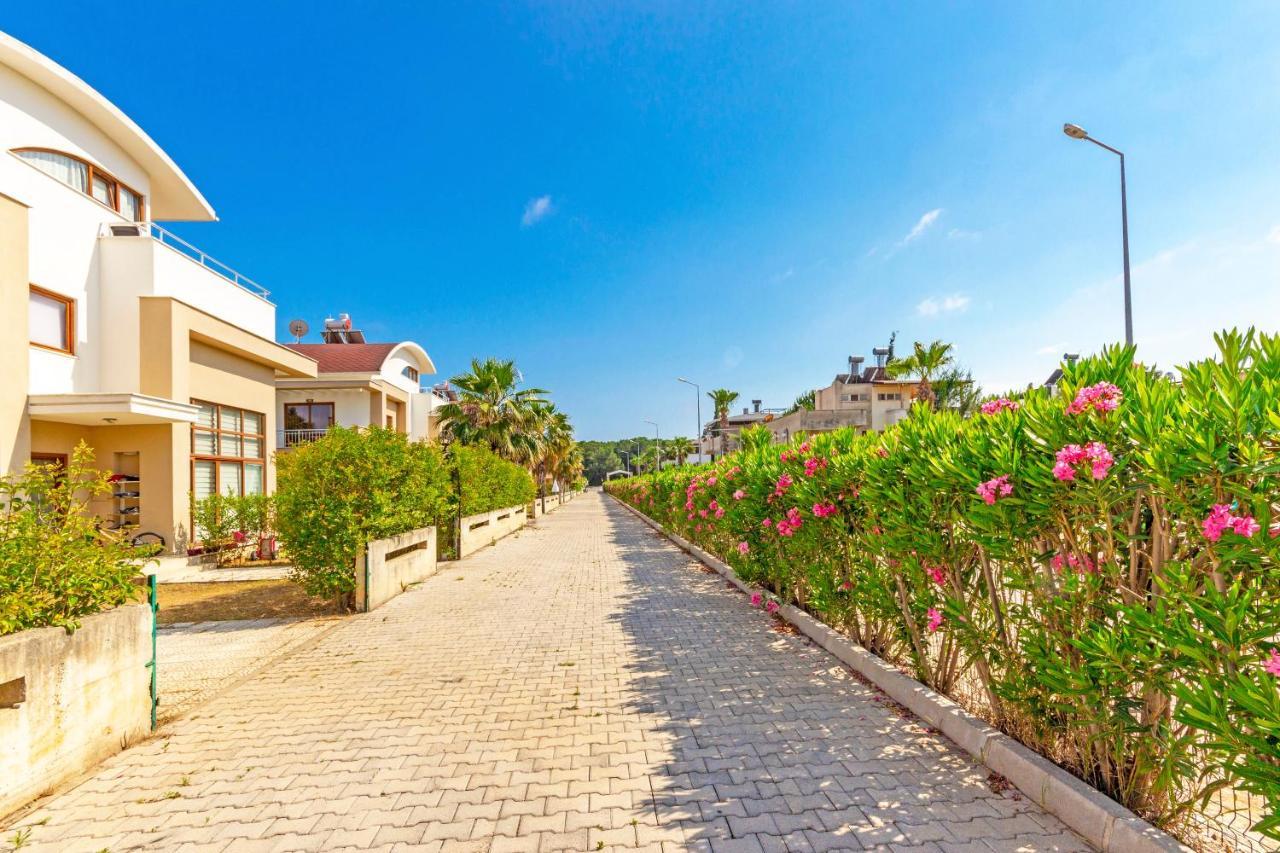 Paradise Town Villa Daisy Belek Exterior photo
